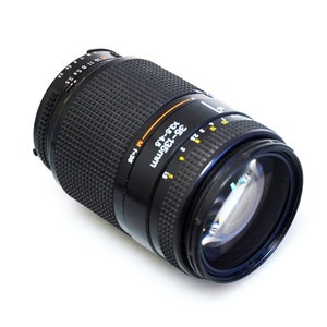 Nikon AF Nikkor 35-135mm f3.5-4.5 Macro Zoom Lens with Caps