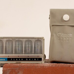 Vintage Canon Quint Flash W/ Original Case