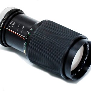 Vivitar 75-205mm 1:3.8 Macro Focusing Zoom Lens - Canon FD Mount - With Caps
