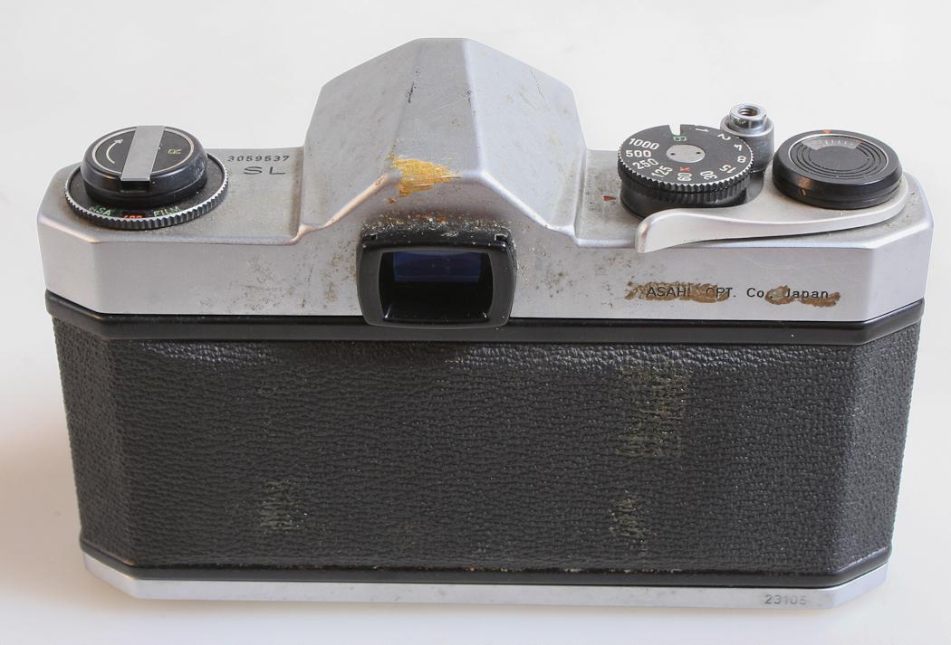 ペンタックスSLフィルムカメラ（55mm f/1.8 SMCタクマーレンズ搭載