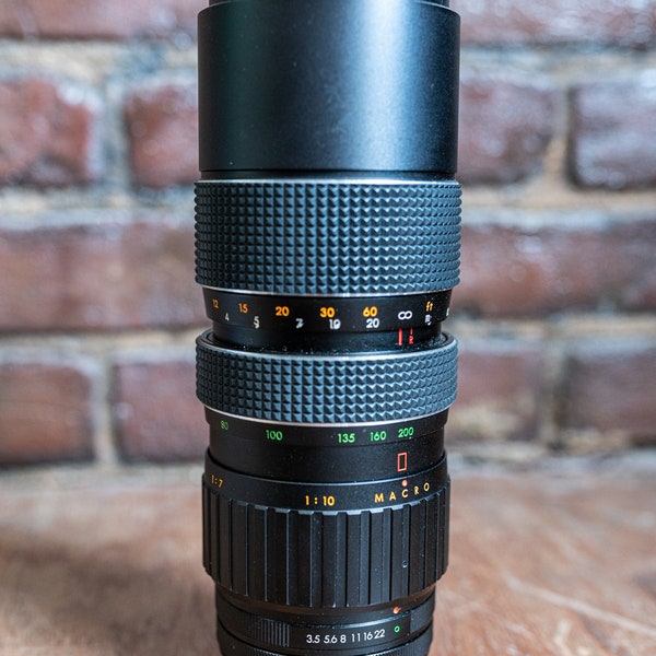 Focal MC Auto 80-200mm f3.5 Macro Zoom Lens for Canon FD Cameras
