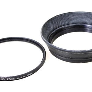 67 mm Black Rubber Sun/Lens Hood with UV Filter