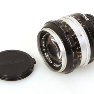 Nikon Nikkor 50mm f1.4 F Mount Prime 35mm Film Camera Lens w / Caps