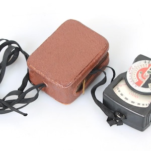 Art Deco DeJur Light Meter & Leather Case for Prop/Display