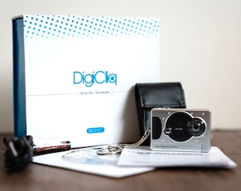 DigiCliq Mini Keychain DIGITAL Camera  DC2107. Great For a Fun Gift