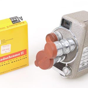 Revere 8 Model B-63 Cine Camera