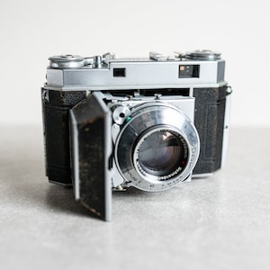 Kodak Retina IIa 35mm Folding Rangefinder Camera w/ Schneider-Kreuznach Lens
