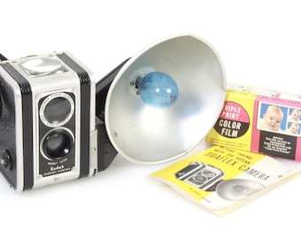Twin Lens Camera w/ Manual, Flash & 620 Film Set