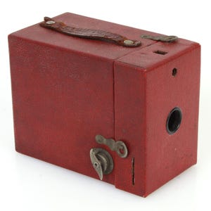 Kodak Rainbow Hawk-Eye No. 2 Model C box camera 1916