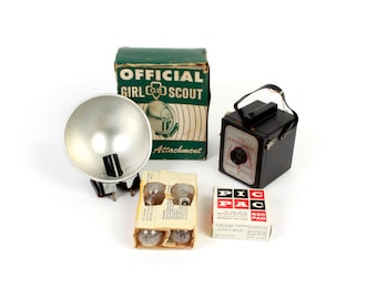 Official Girl Scout 4 Brownie Camera w/ Flash, Bulbs & Film