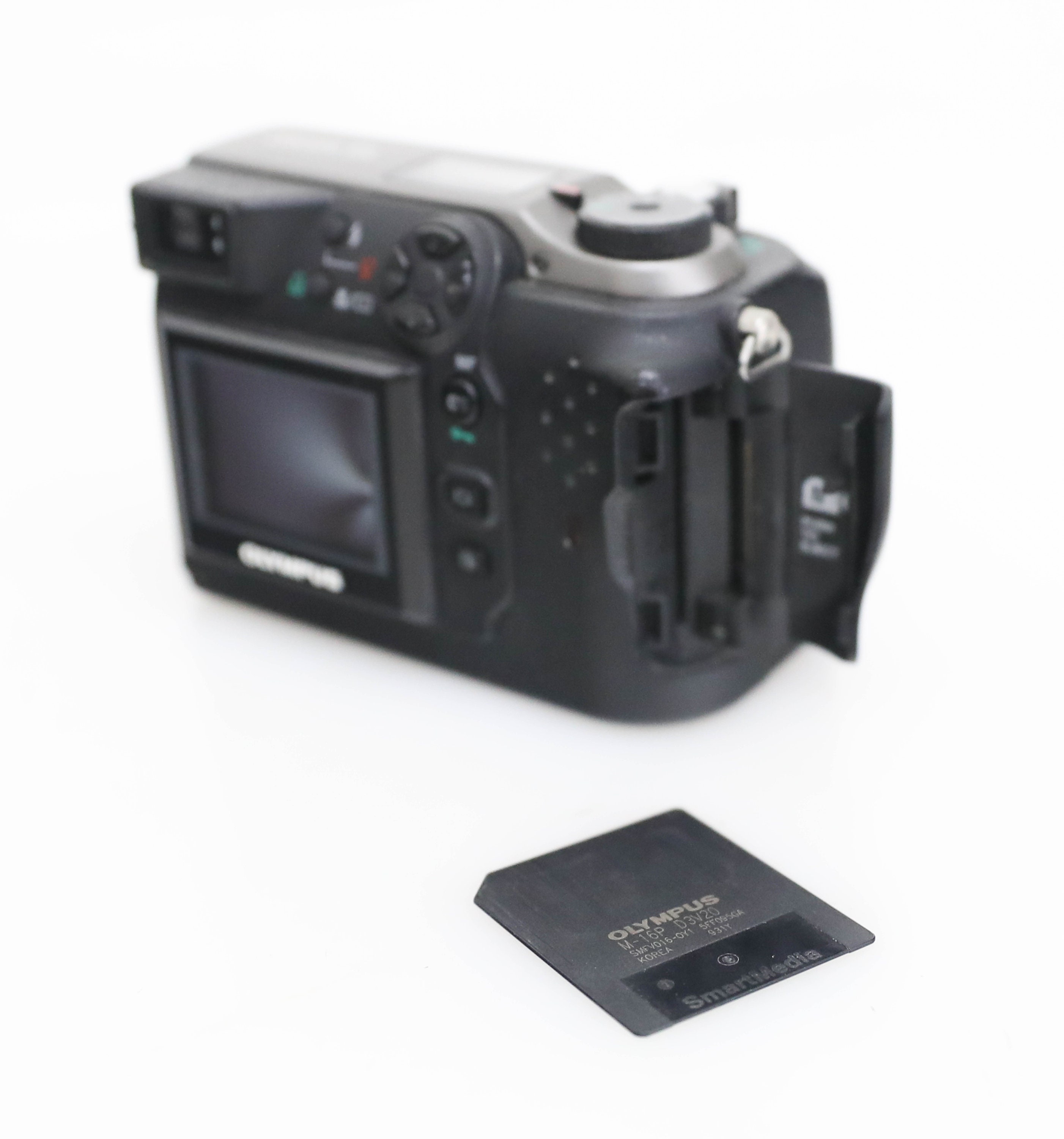 Olympus Camedia C-3000 Zoom 3.3MP Digital Camera With Memory