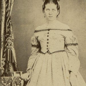Civil War Era Cdv. Woman, Standing Pose, Photo Album On Table. Minerva, Ohio.