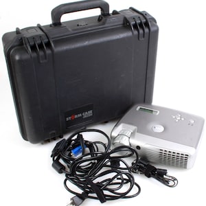 Dell 3300 MP-projector met harde hoes en accessoires