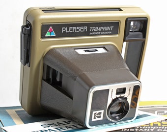 ドイツ製？Kodak ヴィンテージフィルムカメラ Vintage Kodak Hawkeye Instamatic R4 Camera With Box And