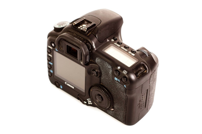 Canon EOS 30D 8.2MP DSLR Camera Body with Battery Grip BG-E2N image 3