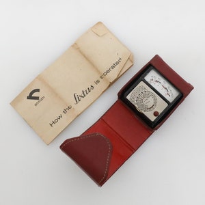 Art Deco Sixtus Light Meter in Red Leather Case - DISPLAY/PARTS