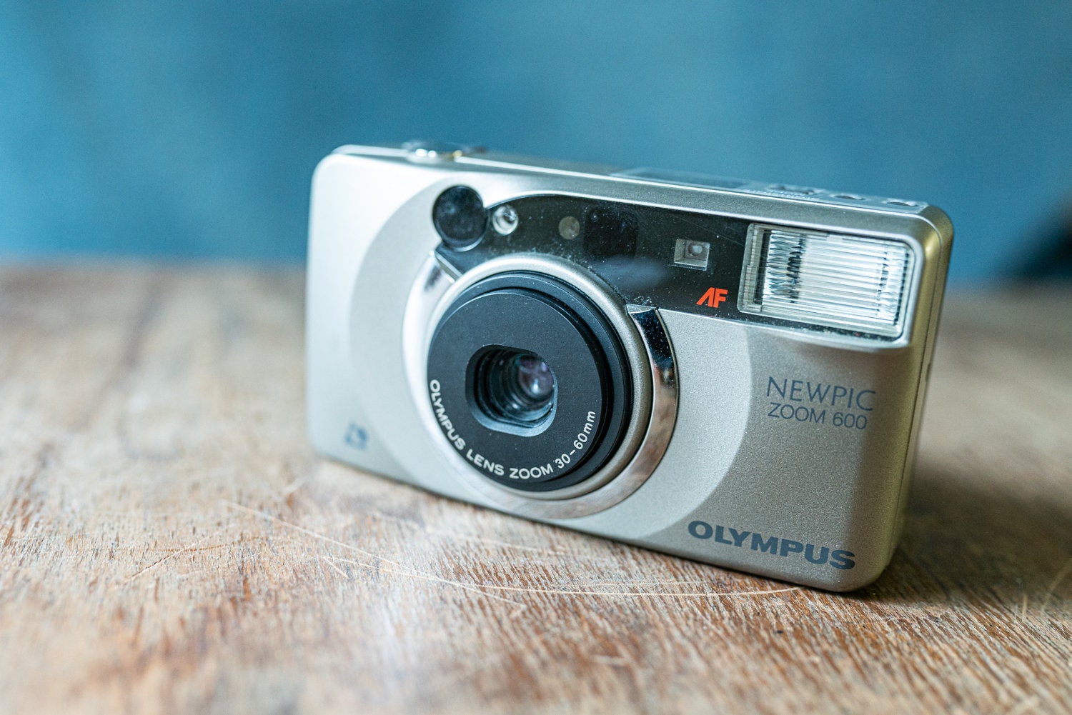 Olympus Newpic Zoom 600 APS System Point and Shoot Film