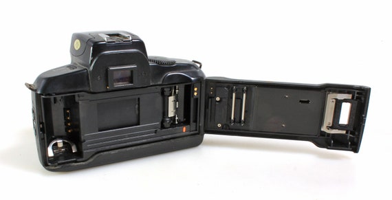 CANON　EOS　750ＱＤ Canon EOS 750QD 35mm SLR Film Camera Body Only ( EOS 750 QD