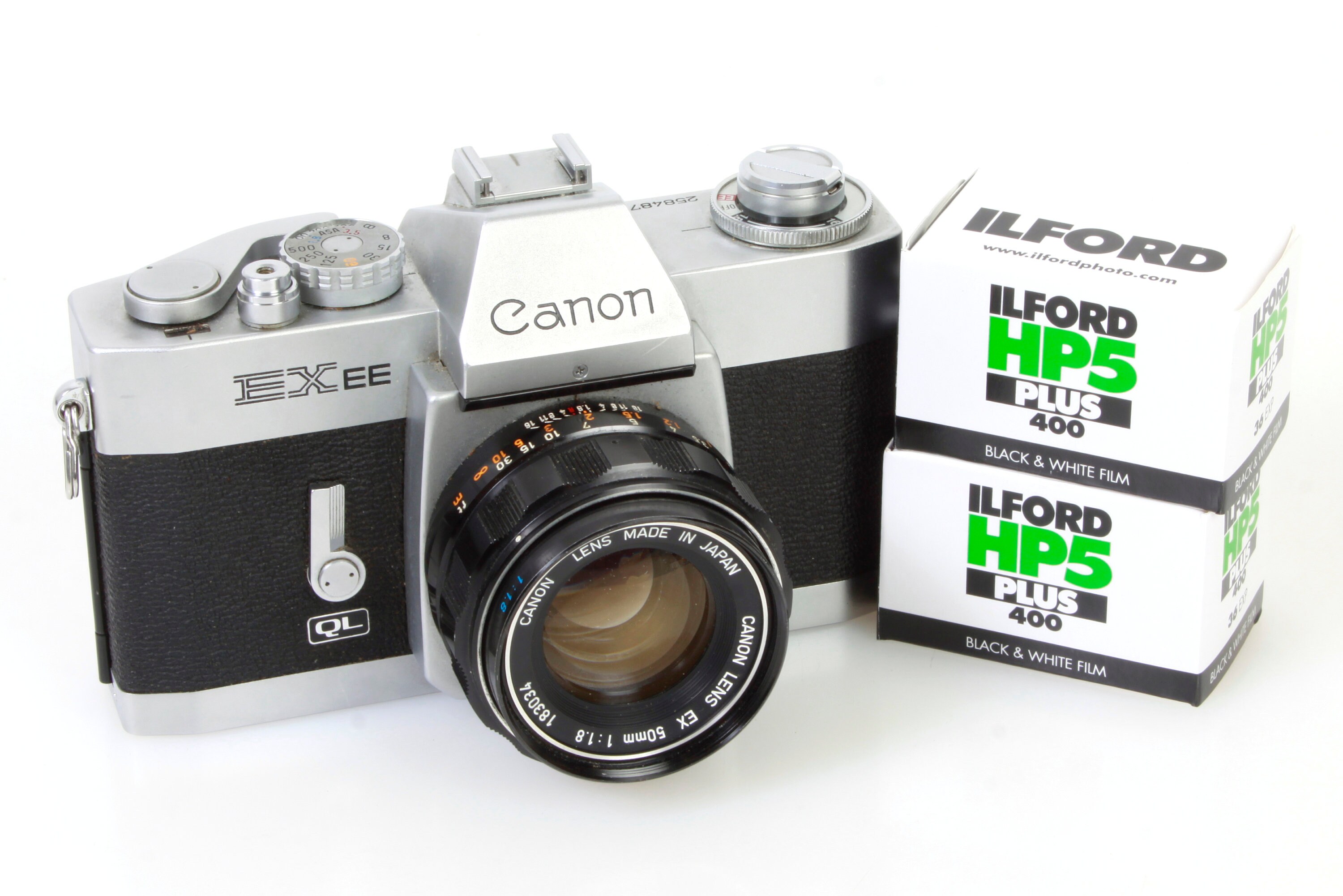 アンティーク Film Camera Manual W/ B&W Film, New Battery, Working Meter