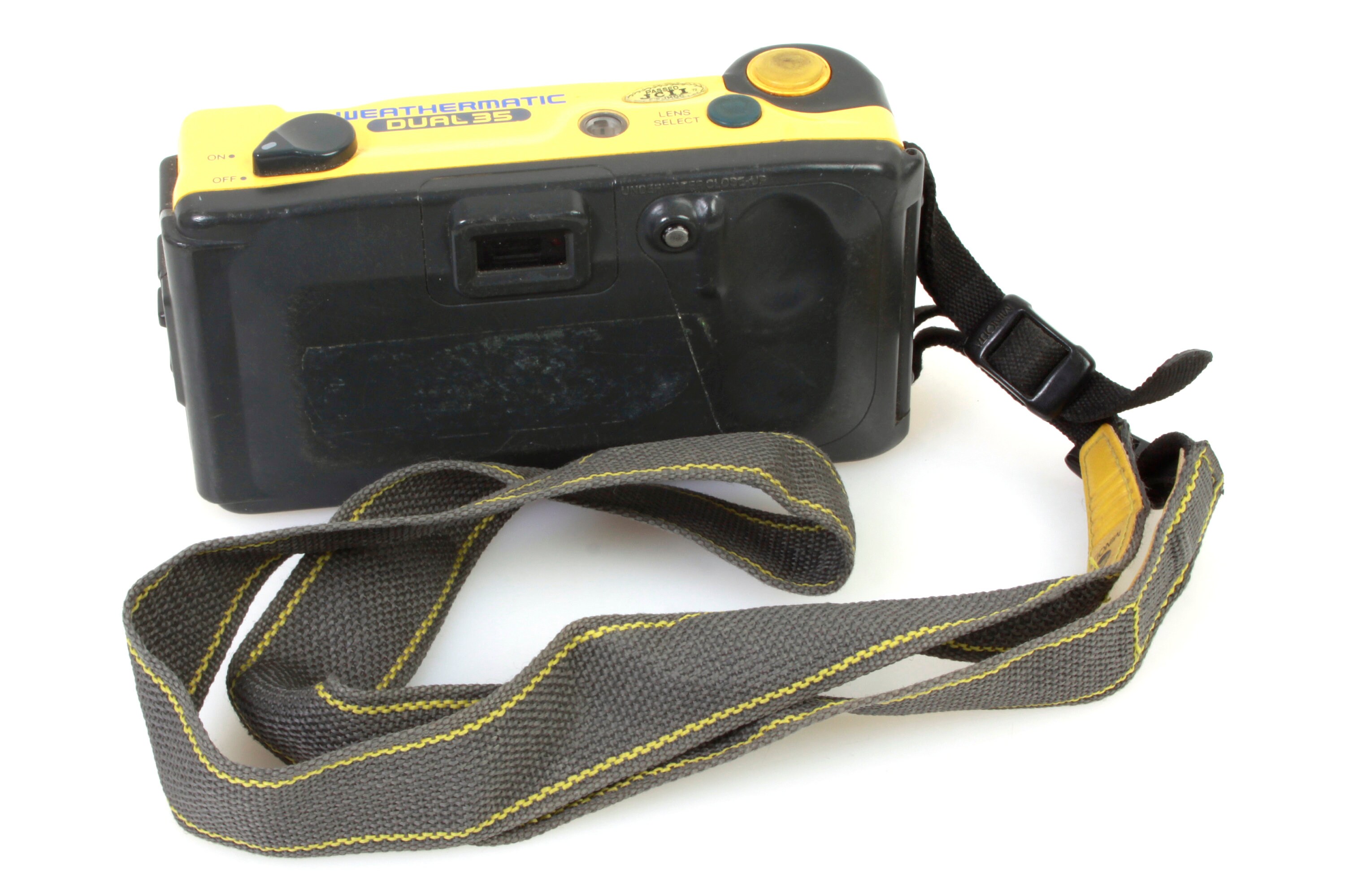 Minolta Weathermatic Dual 35 – Let's go into the midnight.