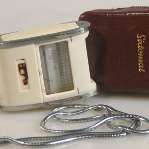 Vintage Light Meter Art Deco With Case-working Condition.