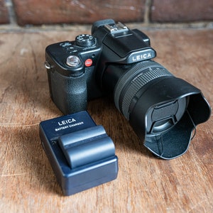 Appareil photo numérique Leica V-Lux 1 10,1 Mpx avec batterie, chargeur, carte SD, capuchon
