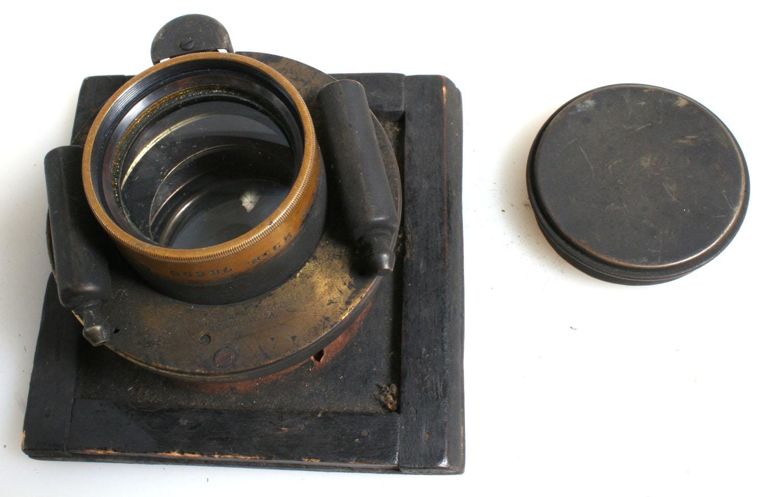 ◯古典真鍮レンズ 焦点工房 - 焦点工房 added a new photo.