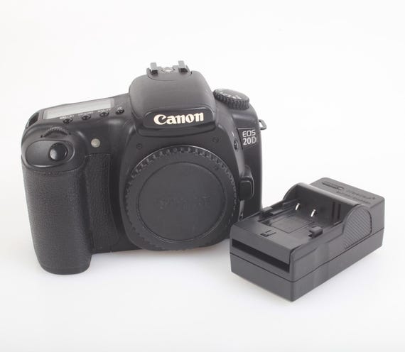 動作OKキヤノン EOS 20D 単3電池で動くバッテリーグリップ付