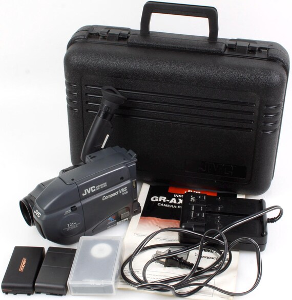 JVC コンパクト VHS ビデオカメラ（ケース付き、現状渡し） - Etsy 日本