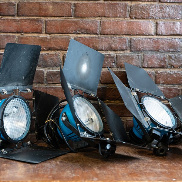 Retro Blue Continuous Light Heads w/ Bag - Set of 3