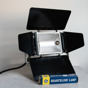Professional Video Light w/ 4 Way Barn Doors - Vintage w/ New Old Stock Bulb