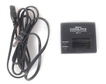 ニコン COOLPIX S3500 デジタルカメラ + SDメモリーカード、充電器