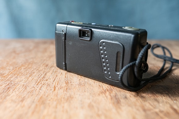 オリンパス Infinity S (35mm 3.5 Point) Olympus Infinity S 35mm Point and Shoot Camera W/ Case and