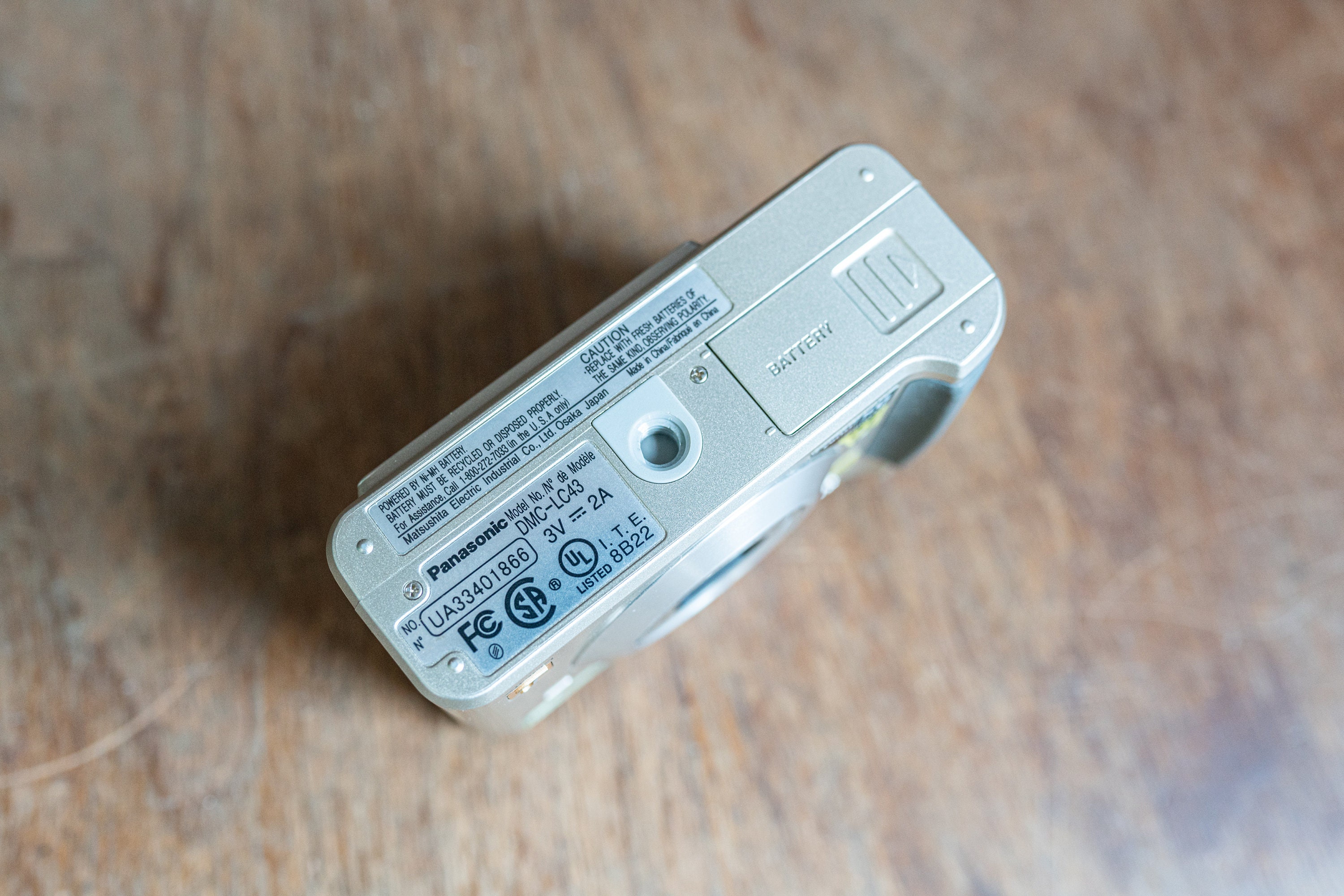 【国内在庫】 Digital DMC-LC4 Lumix Panasonic Point W Camera Shoot and Nintendo Switch