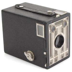 Art Deco Box Camera Kodak Six-20 Brownie Junior