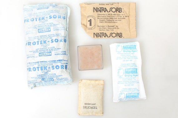 Silica Gel to Remove Moisture Various Sized Packs 