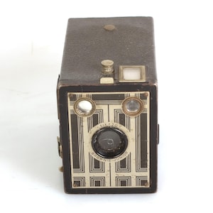Kodak Six-20 Brownie Junior Art Deco Box Camera