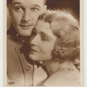 Postal fotográfica de Walter Byron y Vilma Banky de la década de 1930 - Europa