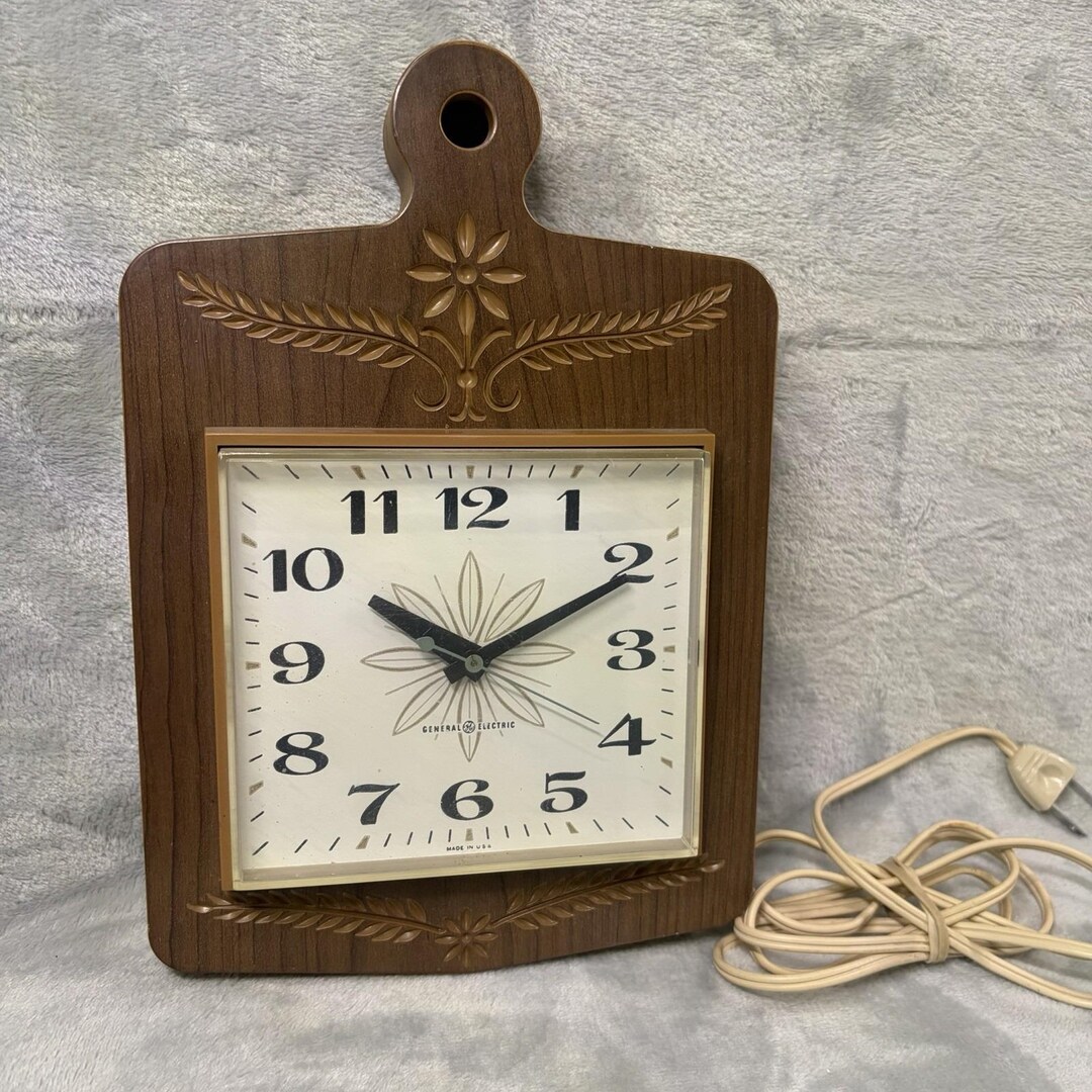 General Electric GE Vintage Kitchen Wall Clock Model 2146 Cutting Board ...