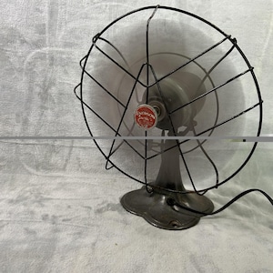 Antique Emerson Junior Desk Fan Runs Great Tilt Adjustment Issue image 1