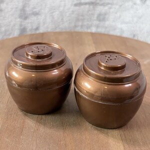 Vintage Admiration USA Bean Pot Style Salt & Pepper Shakers Brown MCM