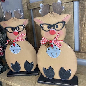Nerdy reindeer shelf sitter