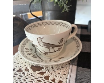 Wedgwood Williamsburg Aviary Teacup Saucer Set Ivory Brown Birds England
