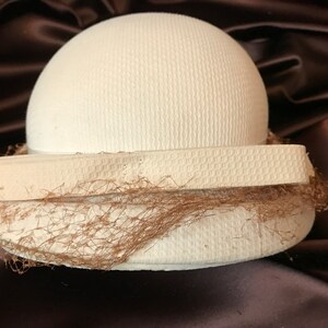 Vintage Ladies Cream Hat with Bow and Netting