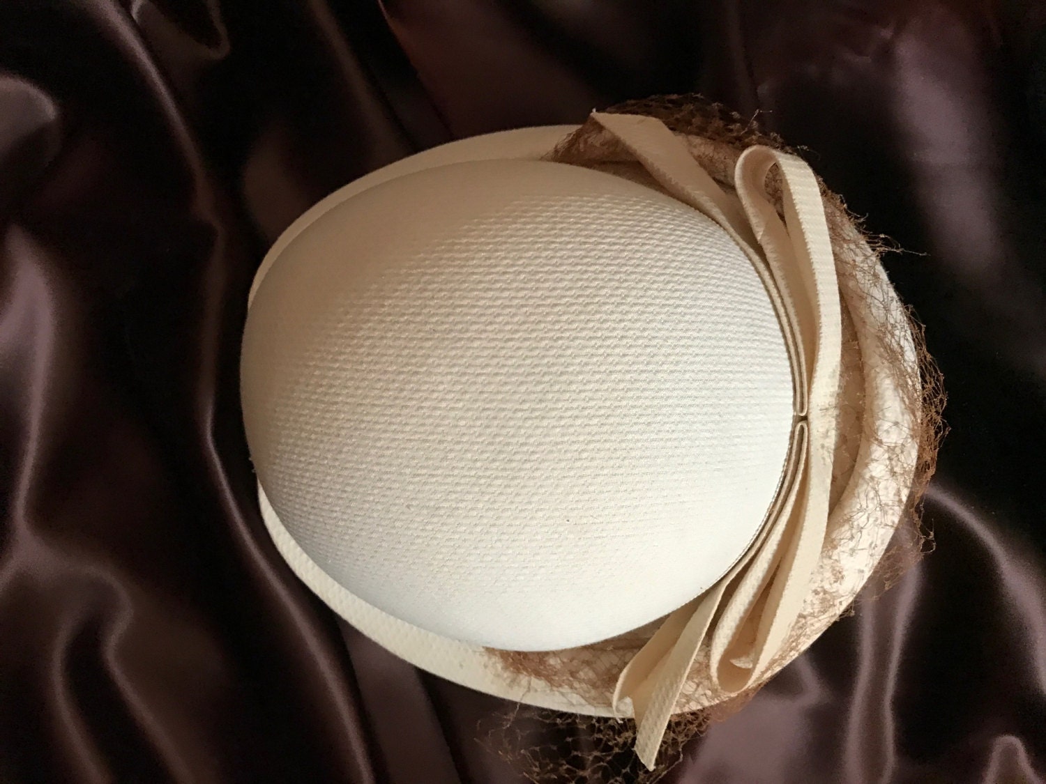 Vintage Hat #201 Women\'s Cream Wide-Brim Satin Bow Hat with Netting Detail 20th- Vintage Ladies Cream Hat With Bow and Netting - Etsy main image 4