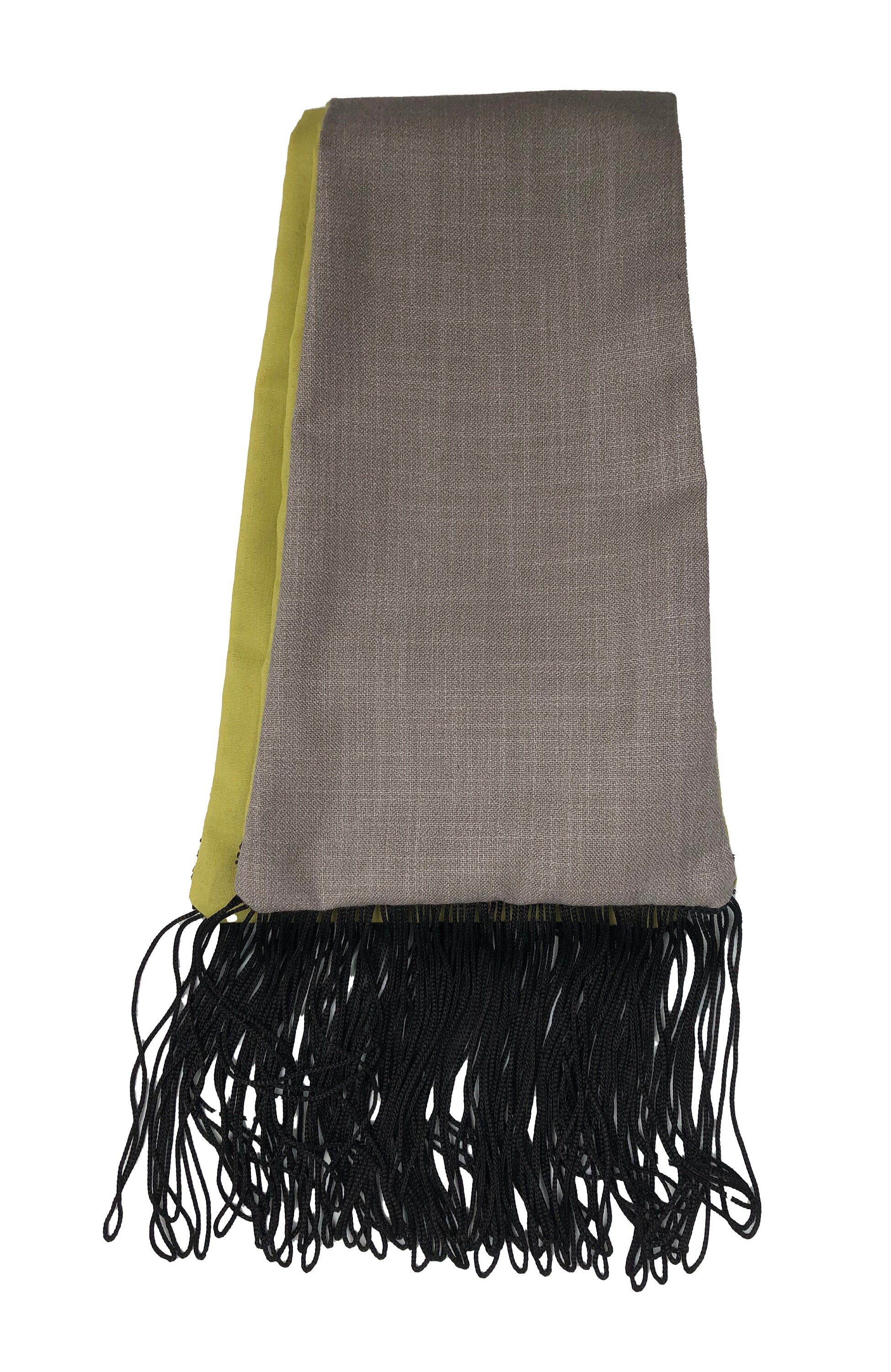 Écharpe Large Vert Anglais Avec Pompons - Acrylique, Chaude, Marque Offre-Unique, Neuf Avec étiquettes
