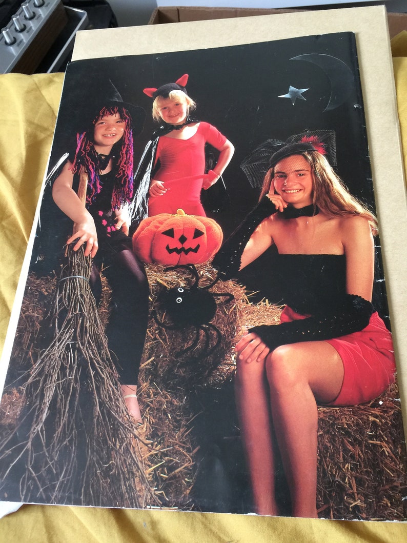 Loweth 594 party time knitting book Halloween was easter christmas 27 different items to do Easter bunny Halloween costumes advent