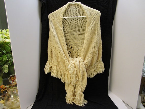 1970s Crochet Fringed Shawl Large Chunky Soft Cro… - image 1