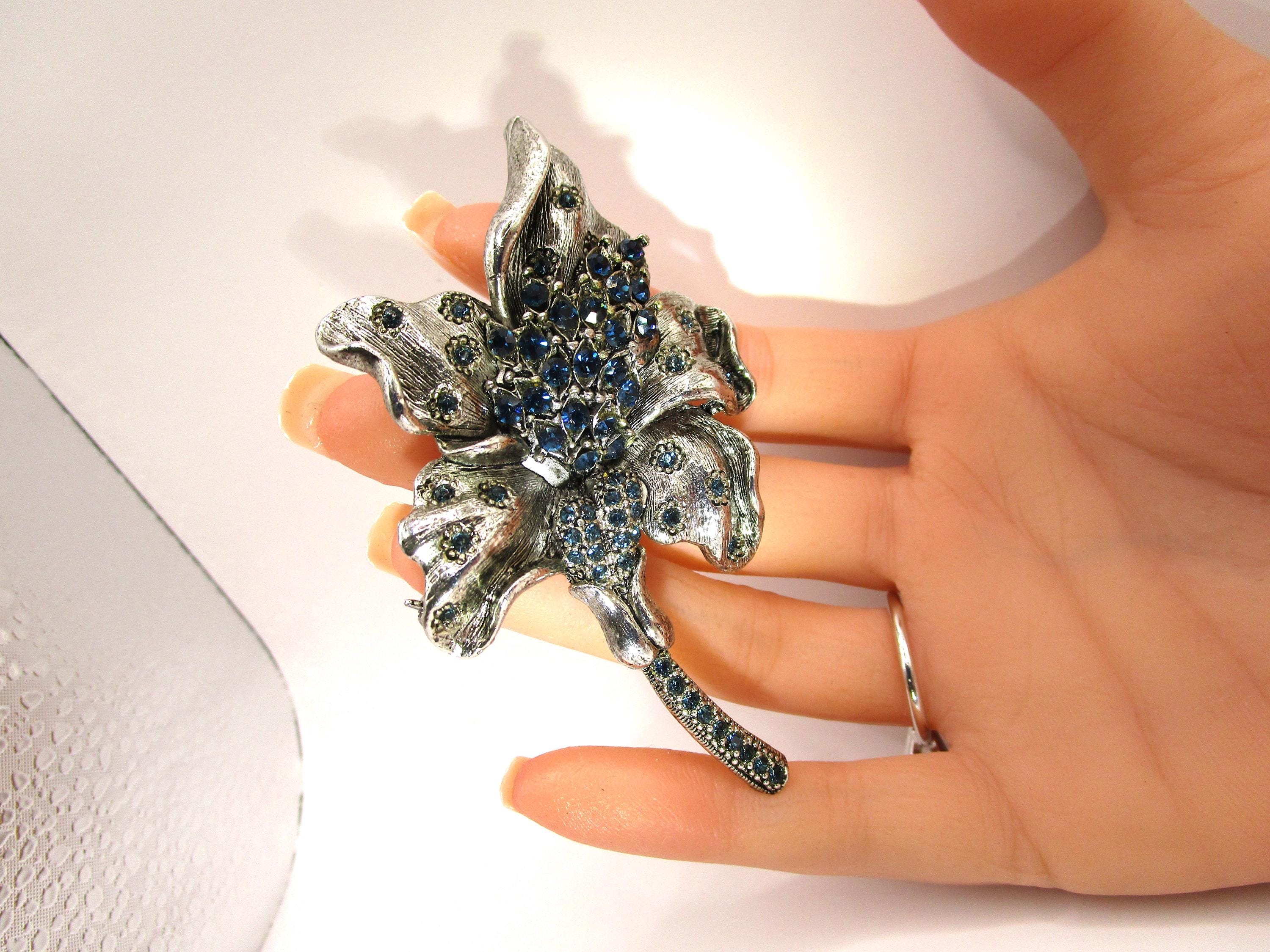 Fred Gray Brooch - Etsy Hong Kong