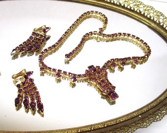 BA Ballou Co Colar de cristal de ametista Brincos Victorian Revival 18K Ouro amarelo P Roxo Cristal Gota Pingente Gargantilha Brincos com franja